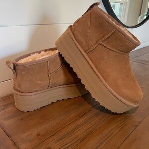 NWTs UGG Classic Ultra Mini Platform Booties